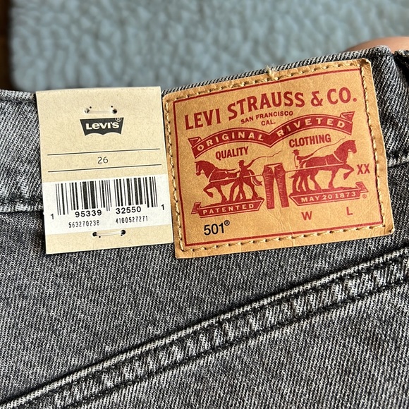NWT Levi’s 501 Washed Black/Gray Denim Shorts - Picture 4 of 5